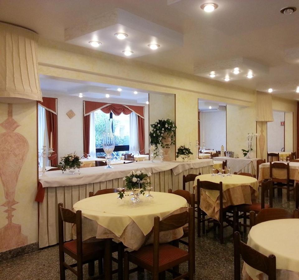 Hotel Corallo Giulianova Exterior photo